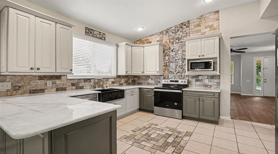 KISSIMMEE, Florida 34746, 3 Bedrooms Bedrooms, ,2 BathroomsBathrooms,Residential,For Sale,GRANGER,0,MFRO6413686