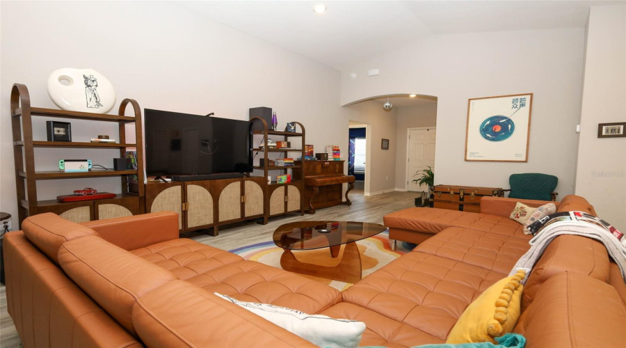 DAVENPORT, Florida 33837, 4 Bedrooms Bedrooms, ,2 BathroomsBathrooms,Residential,For Sale,MATTERHORN,0,MFRO6414666