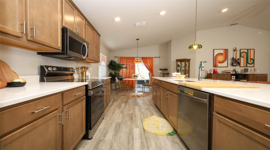 DAVENPORT, Florida 33837, 4 Bedrooms Bedrooms, ,2 BathroomsBathrooms,Residential,For Sale,MATTERHORN,0,MFRO6414666