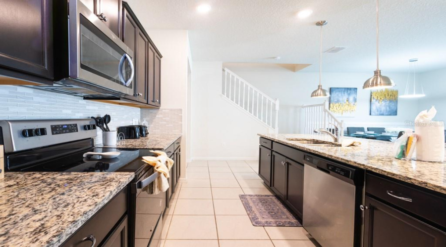DAVENPORT, Florida 33897, 5 Bedrooms Bedrooms, ,4 BathroomsBathrooms,Residential,For Sale,JASMINE,0,MFRO6413858