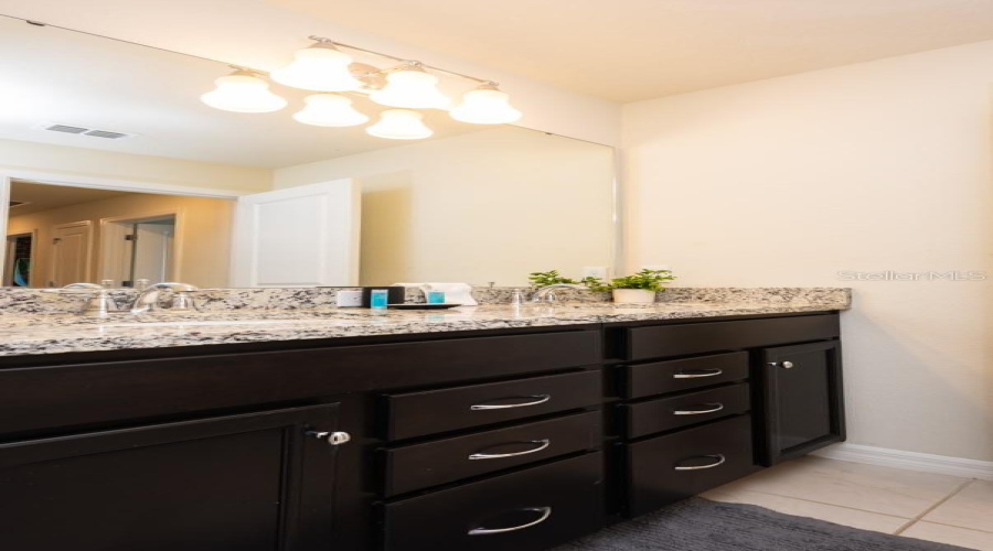 DAVENPORT, Florida 33897, 5 Bedrooms Bedrooms, ,4 BathroomsBathrooms,Residential,For Sale,JASMINE,0,MFRO6413858