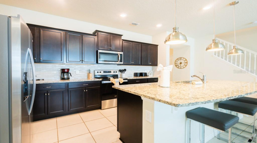 DAVENPORT, Florida 33897, 5 Bedrooms Bedrooms, ,4 BathroomsBathrooms,Residential,For Sale,JASMINE,0,MFRO6413858