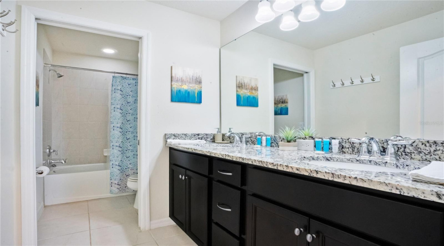 KISSIMMEE, Florida 34747, 6 Bedrooms Bedrooms, ,4 BathroomsBathrooms,Residential,For Sale,PRAGUE,0,MFRO6414964