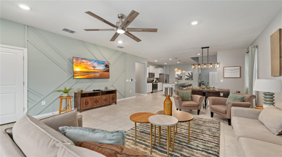 DAVENPORT, Florida 33897, 7 Bedrooms Bedrooms, ,5 BathroomsBathrooms,Residential,For Sale,LILAC,0,MFRO6413915