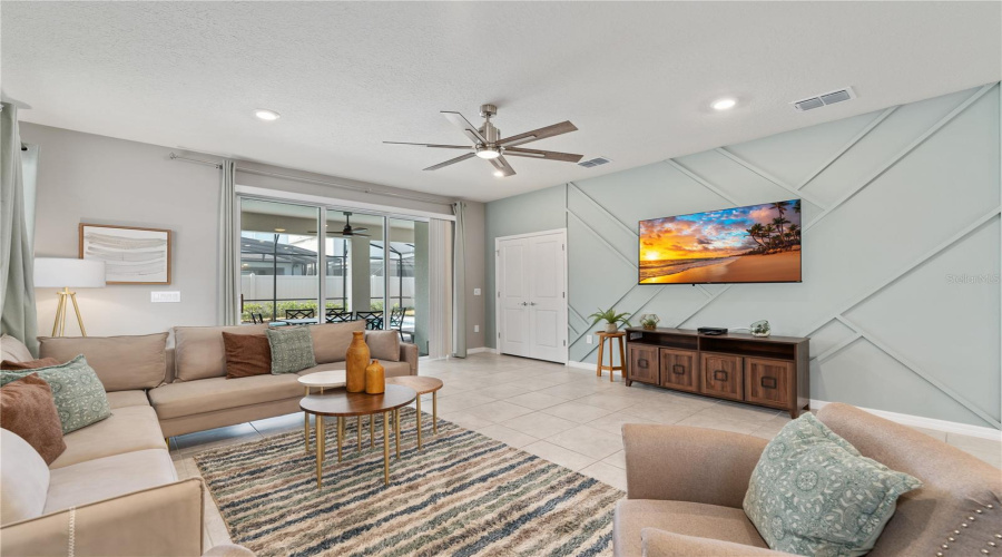 DAVENPORT, Florida 33897, 7 Bedrooms Bedrooms, ,5 BathroomsBathrooms,Residential,For Sale,LILAC,0,MFRO6413915