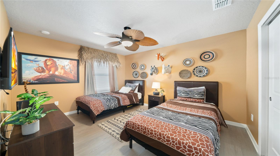 DAVENPORT, Florida 33897, 7 Bedrooms Bedrooms, ,5 BathroomsBathrooms,Residential,For Sale,LILAC,0,MFRO6413915