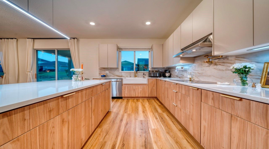 DAVENPORT, Florida 33896, 5 Bedrooms Bedrooms, ,3 BathroomsBathrooms,Residential,For Sale,ALVANLEY,0,MFRS5150569