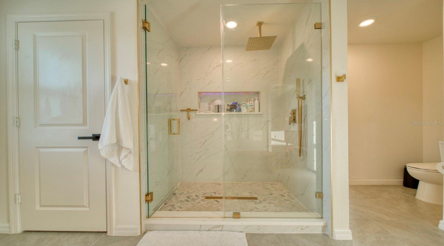 DAVENPORT, Florida 33896, 5 Bedrooms Bedrooms, ,3 BathroomsBathrooms,Residential,For Sale,ALVANLEY,0,MFRS5150569