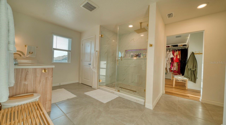 DAVENPORT, Florida 33896, 5 Bedrooms Bedrooms, ,3 BathroomsBathrooms,Residential,For Sale,ALVANLEY,0,MFRS5150569