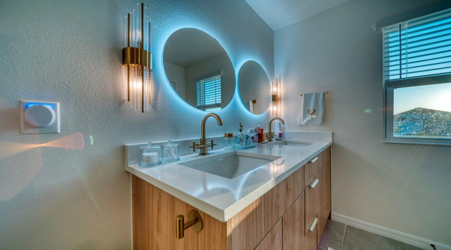DAVENPORT, Florida 33896, 5 Bedrooms Bedrooms, ,3 BathroomsBathrooms,Residential,For Sale,ALVANLEY,0,MFRS5150569