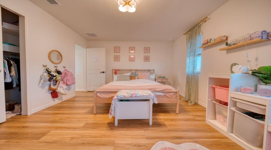 DAVENPORT, Florida 33896, 5 Bedrooms Bedrooms, ,3 BathroomsBathrooms,Residential,For Sale,ALVANLEY,0,MFRS5150569