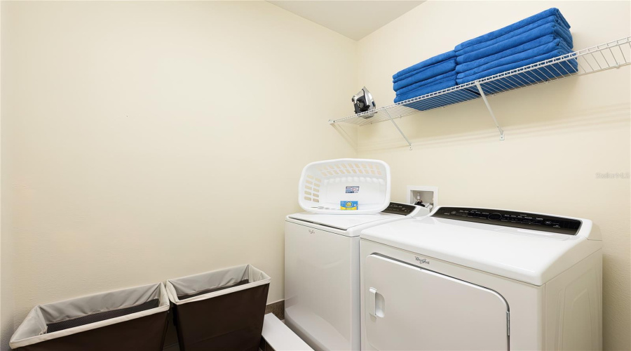 KISSIMMEE, Florida 34747, 5 Bedrooms Bedrooms, ,5 BathroomsBathrooms,Residential,For Sale,BANYON,0,MFRS5151502