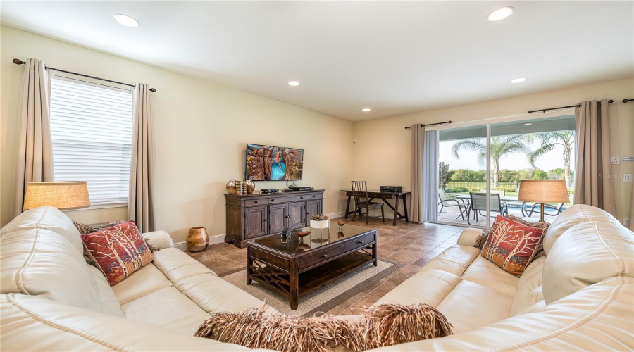 KISSIMMEE, Florida 34747, 5 Bedrooms Bedrooms, ,5 BathroomsBathrooms,Residential,For Sale,BANYON,0,MFRS5151502