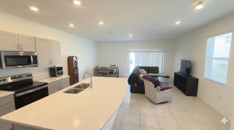 DAVENPORT, Florida 33837, 3 Bedrooms Bedrooms, ,2 BathroomsBathrooms,Residential,For Sale,CANARY,0,MFRS5151311