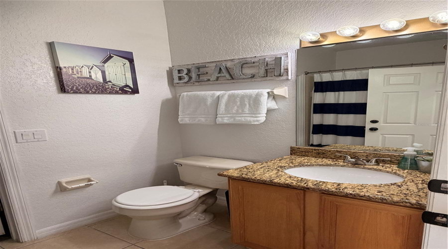 DOWNSTAIR BAHROOM