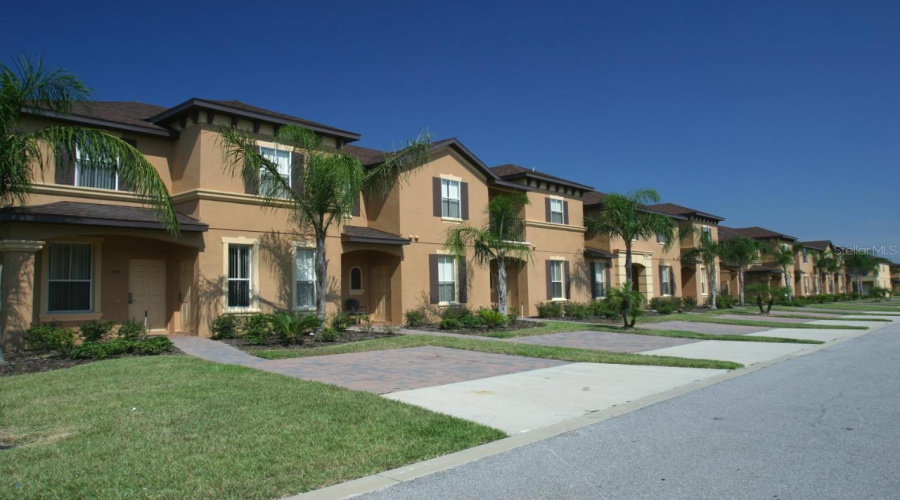 TOWNHOME COMMUNITY RENDERING