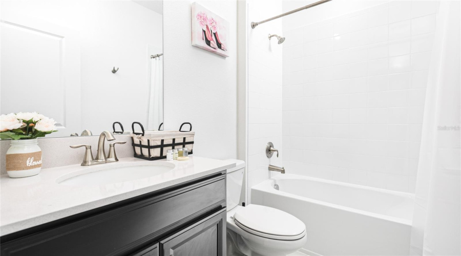 DAVENPORT, Florida 33896, 5 Bedrooms Bedrooms, ,5 BathroomsBathrooms,Residential,For Sale,LEADER,0,MFRO6413844