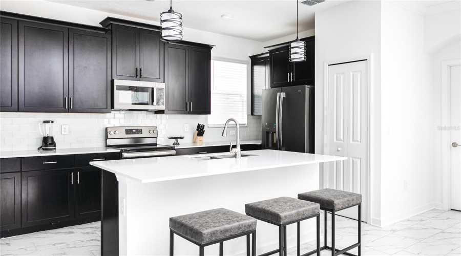 DAVENPORT, Florida 33896, 5 Bedrooms Bedrooms, ,5 BathroomsBathrooms,Residential,For Sale,LEADER,0,MFRO6413844