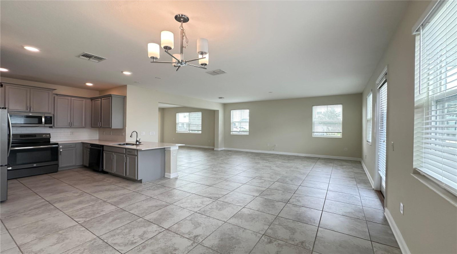 KISSIMMEE, Florida 34746, 4 Bedrooms Bedrooms, ,3 BathroomsBathrooms,Residential,For Sale,TITLE,0,MFRO6415126