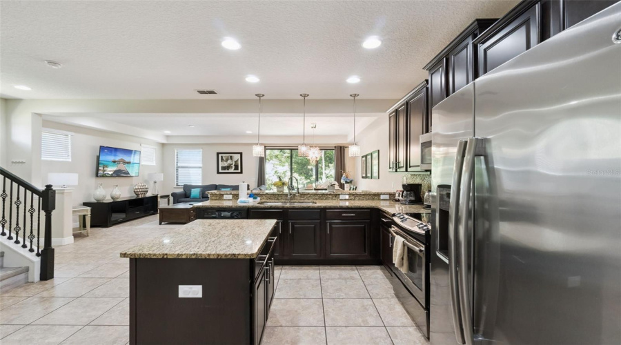 DAVENPORT, Florida 33896, 4 Bedrooms Bedrooms, ,3 BathroomsBathrooms,Residential,For Sale,ROSEVILLE,0,MFRO6415114