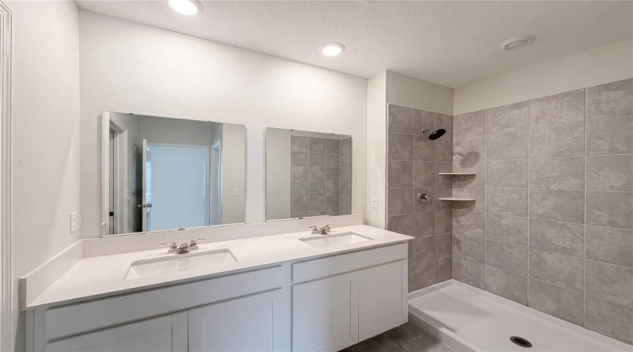 DAVENPORT, Florida 33837, 3 Bedrooms Bedrooms, ,2 BathroomsBathrooms,Residential,For Sale,BURNEY FALLS,0,MFRO6412703