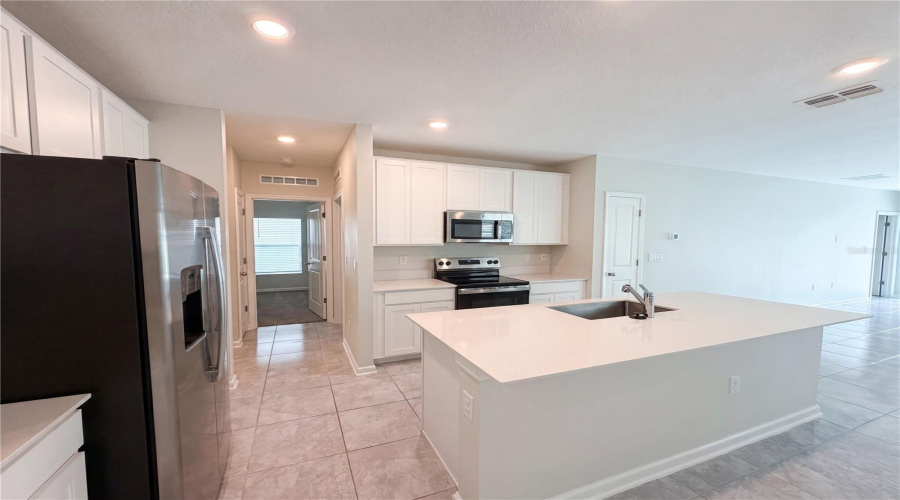 DAVENPORT, Florida 33837, 3 Bedrooms Bedrooms, ,2 BathroomsBathrooms,Residential,For Sale,BURNEY FALLS,0,MFRO6412703