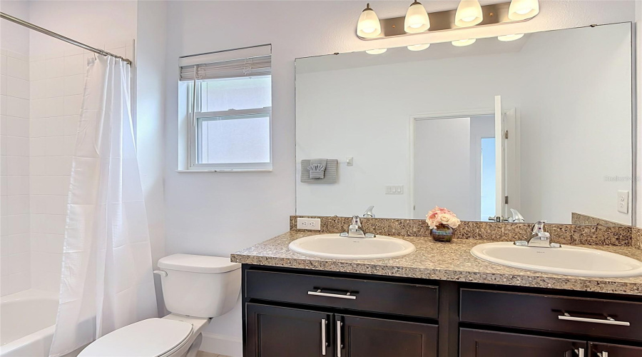 DAVENPORT, Florida 33837, 3 Bedrooms Bedrooms, ,2 BathroomsBathrooms,Residential,For Sale,BOYDFIELD,0,MFRG5113453