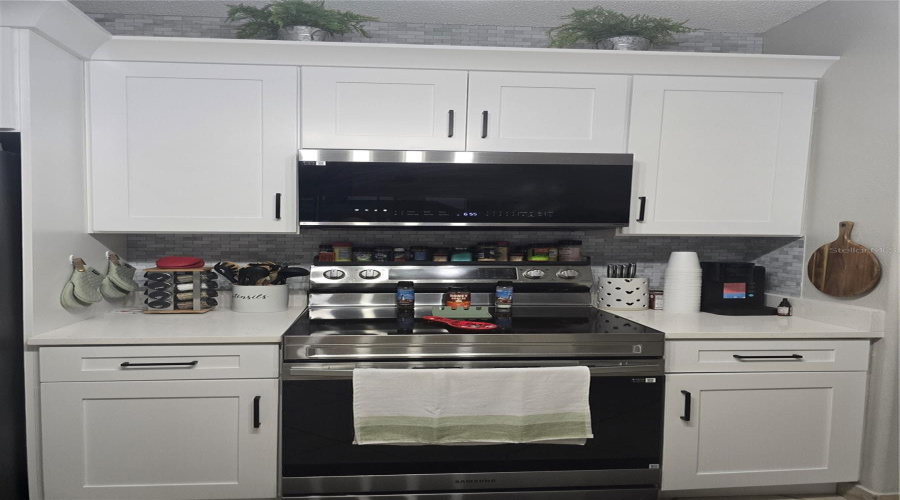 DAVENPORT, Florida 33837, 3 Bedrooms Bedrooms, ,2 BathroomsBathrooms,Residential,For Sale,GRAYSTONE,0,MFRO6396162