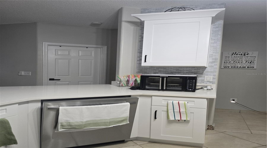 DAVENPORT, Florida 33837, 3 Bedrooms Bedrooms, ,2 BathroomsBathrooms,Residential,For Sale,GRAYSTONE,0,MFRO6396162