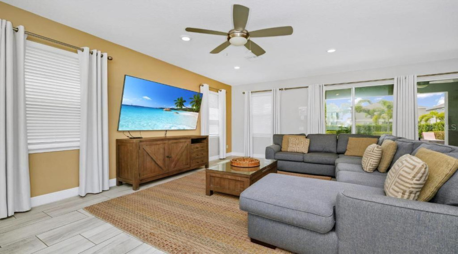KISSIMMEE, Florida 34747, 5 Bedrooms Bedrooms, ,4 BathroomsBathrooms,Residential,For Sale,SOUTHFIELD,0,MFRO6412556
