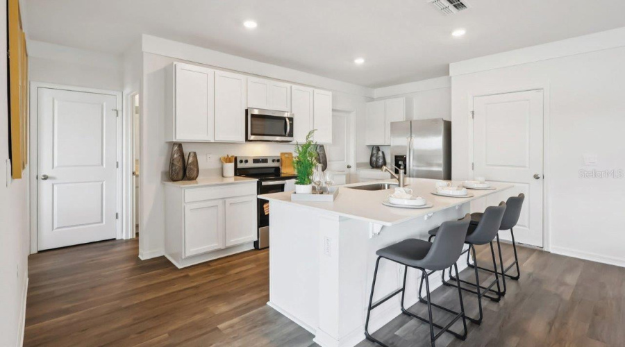 DAVENPORT, Florida 33837, 5 Bedrooms Bedrooms, ,3 BathroomsBathrooms,Residential,For Sale,LIMEKLIN FALLS,0,MFRO6415396