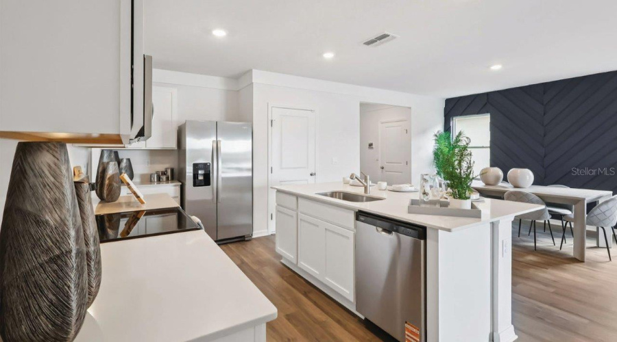 DAVENPORT, Florida 33837, 5 Bedrooms Bedrooms, ,3 BathroomsBathrooms,Residential,For Sale,LIMEKLIN FALLS,0,MFRO6415396