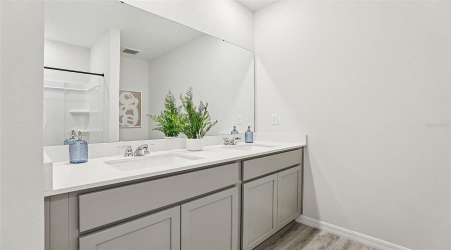 DAVENPORT, Florida 33837, 3 Bedrooms Bedrooms, ,2 BathroomsBathrooms,Residential,For Sale,LIMEKLIN FALLS,0,MFRO6415383
