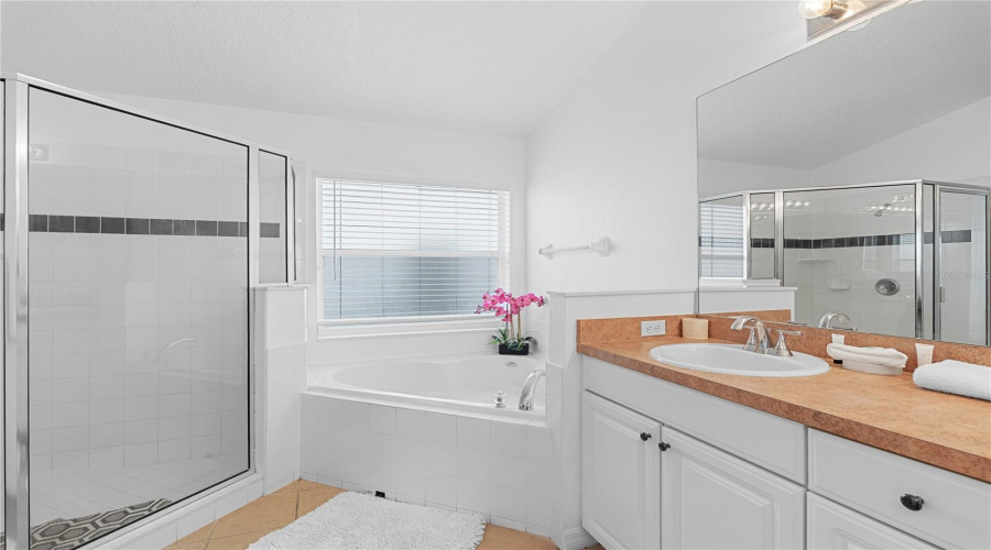 KISSIMMEE, Florida 34746, 4 Bedrooms Bedrooms, ,2 BathroomsBathrooms,Residential,For Sale,CUMBRIAN LAKES,0,MFRO6415416