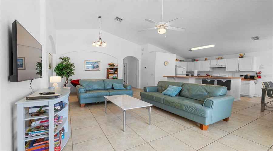 KISSIMMEE, Florida 34746, 4 Bedrooms Bedrooms, ,2 BathroomsBathrooms,Residential,For Sale,CUMBRIAN LAKES,0,MFRO6415416