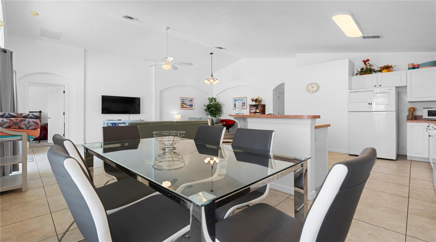 KISSIMMEE, Florida 34746, 4 Bedrooms Bedrooms, ,2 BathroomsBathrooms,Residential,For Sale,CUMBRIAN LAKES,0,MFRO6415416