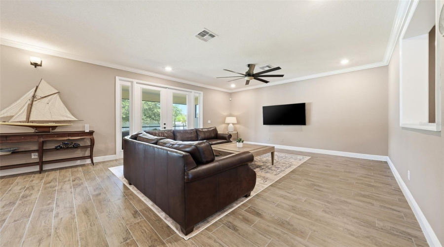 ORLANDO, Florida 32836, 4 Bedrooms Bedrooms, ,4 BathroomsBathrooms,Residential,For Sale,LUDINGTON,0,MFRO6412891