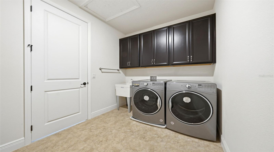 ORLANDO, Florida 32836, 4 Bedrooms Bedrooms, ,4 BathroomsBathrooms,Residential,For Sale,LUDINGTON,0,MFRO6412891