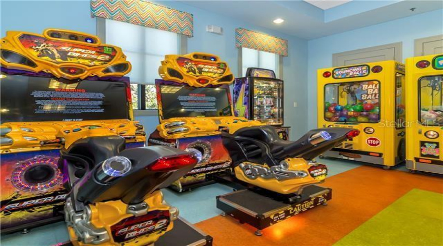 DAVENPORT, Florida 33896, 5 Bedrooms Bedrooms, ,4 BathroomsBathrooms,Residential,For Sale,CABOT CLIFFS,0,MFRO6415509