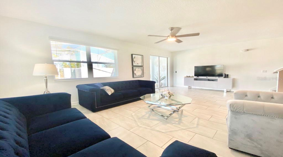 DAVENPORT, Florida 33896, 5 Bedrooms Bedrooms, ,4 BathroomsBathrooms,Residential,For Sale,CABOT CLIFFS,0,MFRO6415509