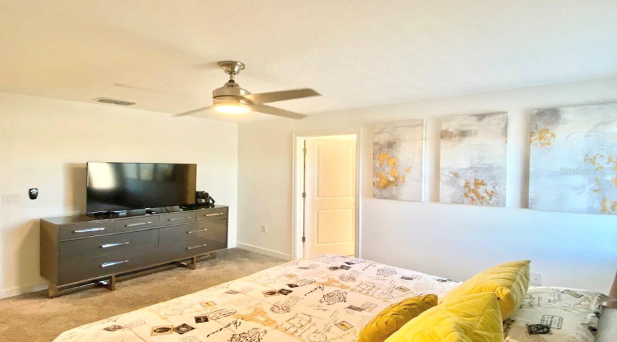 DAVENPORT, Florida 33896, 5 Bedrooms Bedrooms, ,4 BathroomsBathrooms,Residential,For Sale,CABOT CLIFFS,0,MFRO6415509