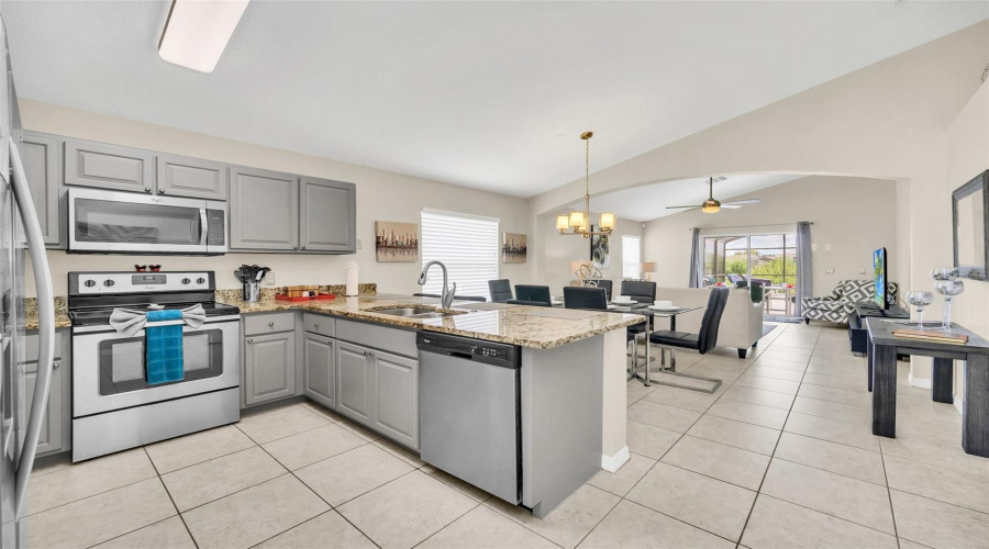 DAVENPORT, Florida 33896, 4 Bedrooms Bedrooms, ,3 BathroomsBathrooms,Residential,For Sale,BALMORAL,0,MFRO6415464