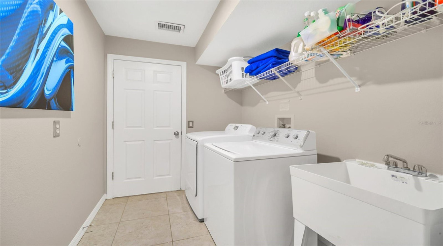 DAVENPORT, Florida 33896, 4 Bedrooms Bedrooms, ,3 BathroomsBathrooms,Residential,For Sale,BALMORAL,0,MFRO6415464