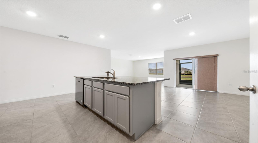 DAVENPORT, Florida 33837, 4 Bedrooms Bedrooms, ,2 BathroomsBathrooms,Residential,For Sale,RED HILL,0,MFRO6414870