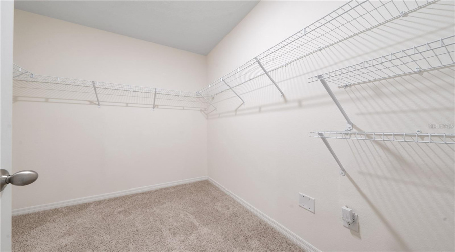 DAVENPORT, Florida 33837, 4 Bedrooms Bedrooms, ,2 BathroomsBathrooms,Residential,For Sale,RED HILL,0,MFRO6414870