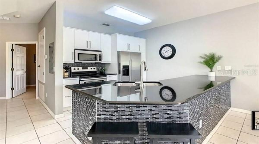 KISSIMMEE, Florida 34747, 4 Bedrooms Bedrooms, ,3 BathroomsBathrooms,Residential,For Sale,YELLOW LANTANA,0,MFRO6415064
