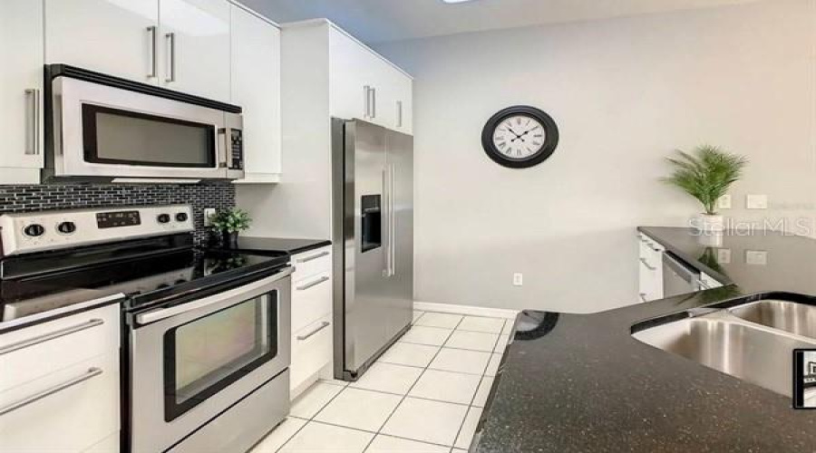 KISSIMMEE, Florida 34747, 4 Bedrooms Bedrooms, ,3 BathroomsBathrooms,Residential,For Sale,YELLOW LANTANA,0,MFRO6415064