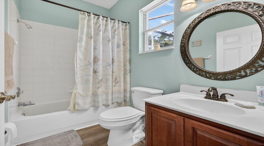 EN SUITE BATH
