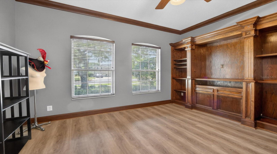 OFFICE/DEN