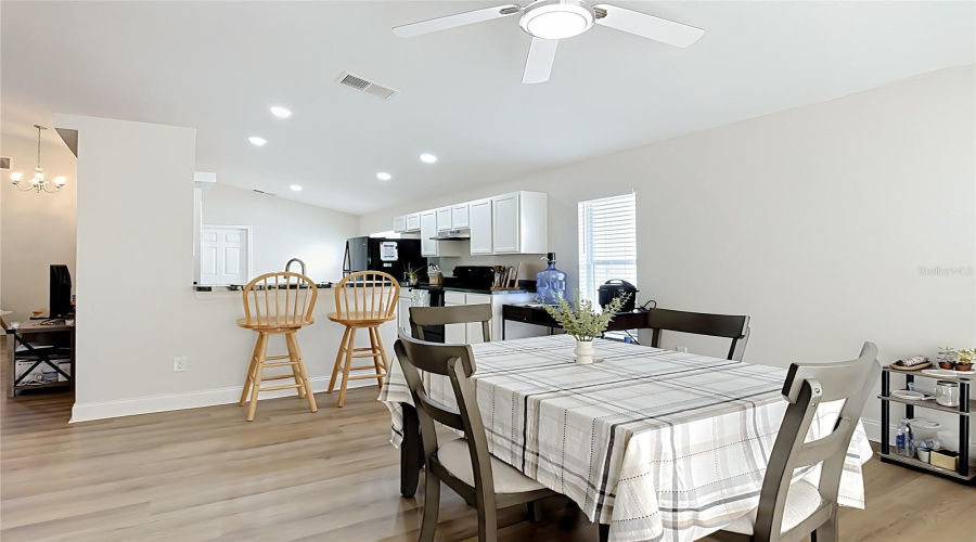 DAVENPORT, Florida 33897, 3 Bedrooms Bedrooms, ,2 BathroomsBathrooms,Residential,For Sale,PINEDALE,0,MFRO6414449